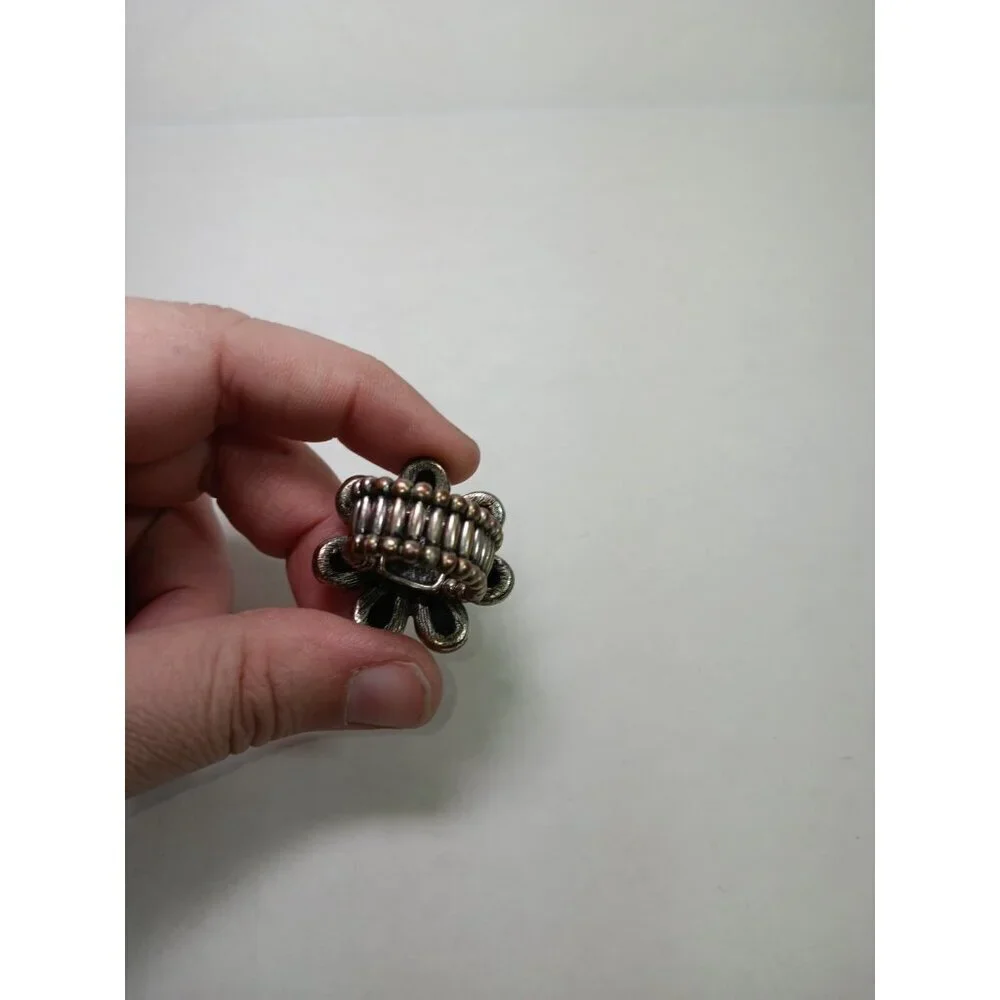Floral Ring Center Stone Rhinestone With Black Stone Petals Stretch Band